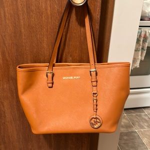 Kors tote. No lining. No dust bag
